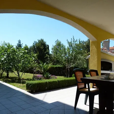 Апартаменты Ana *